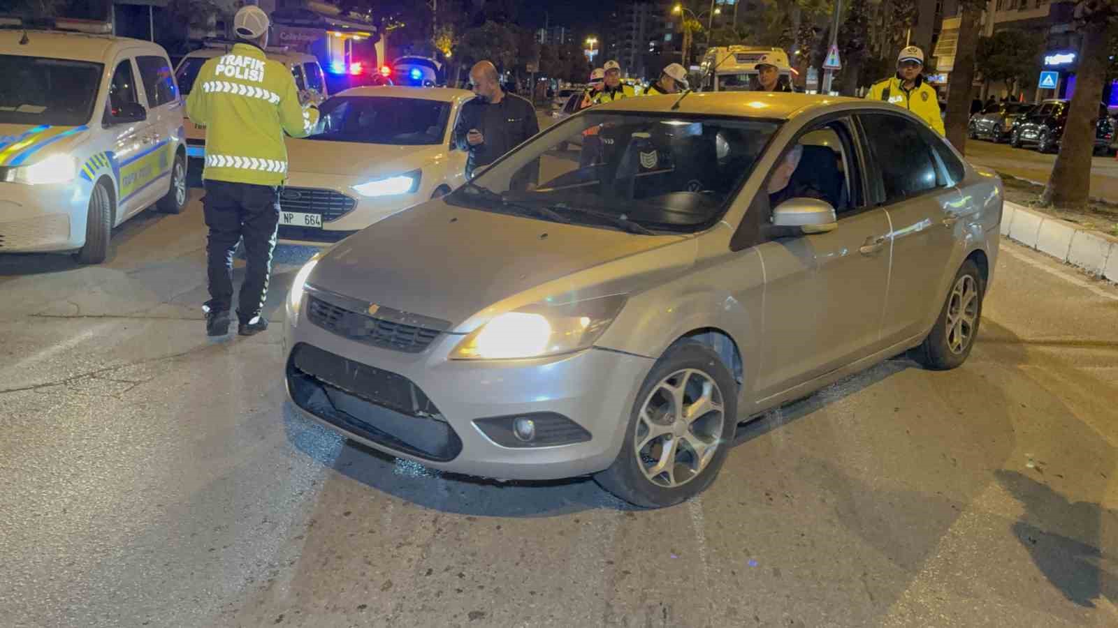 Yasal sınırın üstünde alkollü çıkan aday sürücünün ehliyeti iptal edildi, "Beni çekmeyin avukatım" diyerek kendini savundu
Yasal sınırın üstünde alkollü çıkan aday sürücünün ehliyeti iptal edildi, "Beni çekmeyin avukatım" diyerek kendini savundu