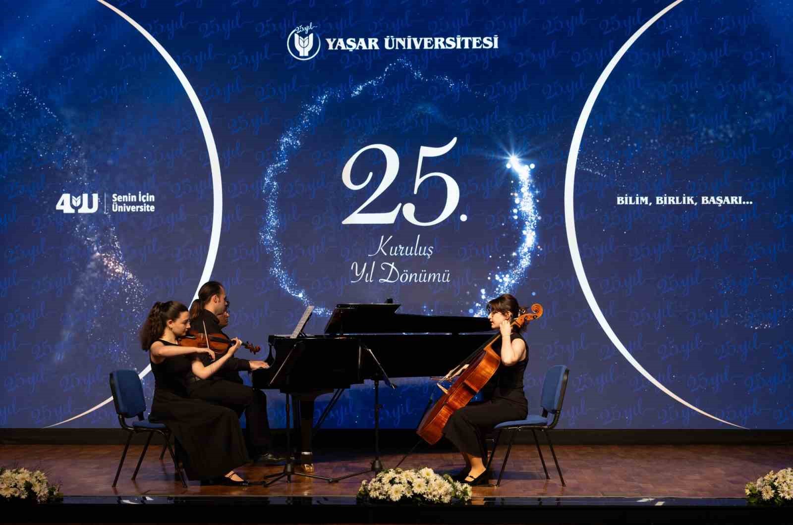 Yaşar Üniversitesi’nde 25’nci yıl gururu
