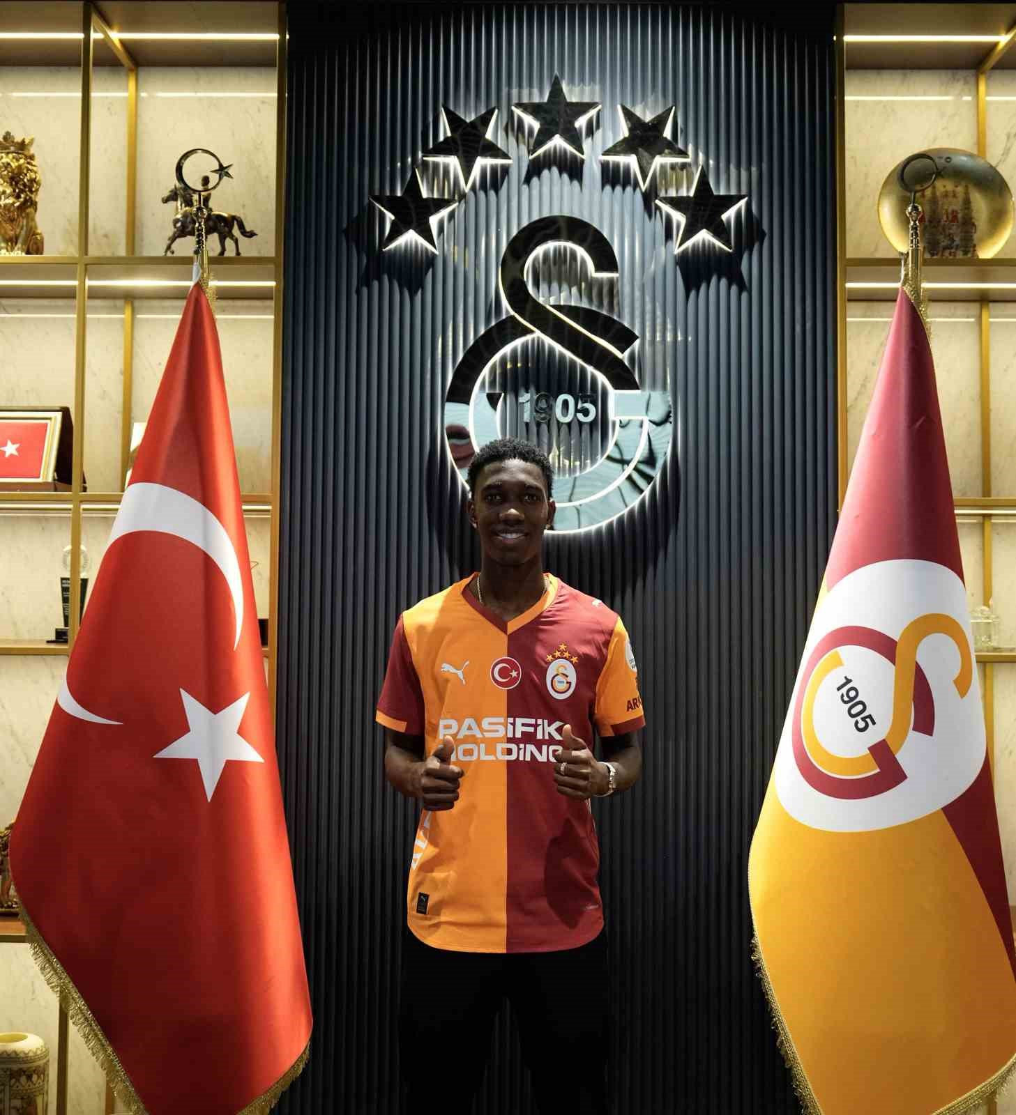 Yaser Asprilla, Galatasaray’ın 9. Kolombiyalı futbolcusu oldu
