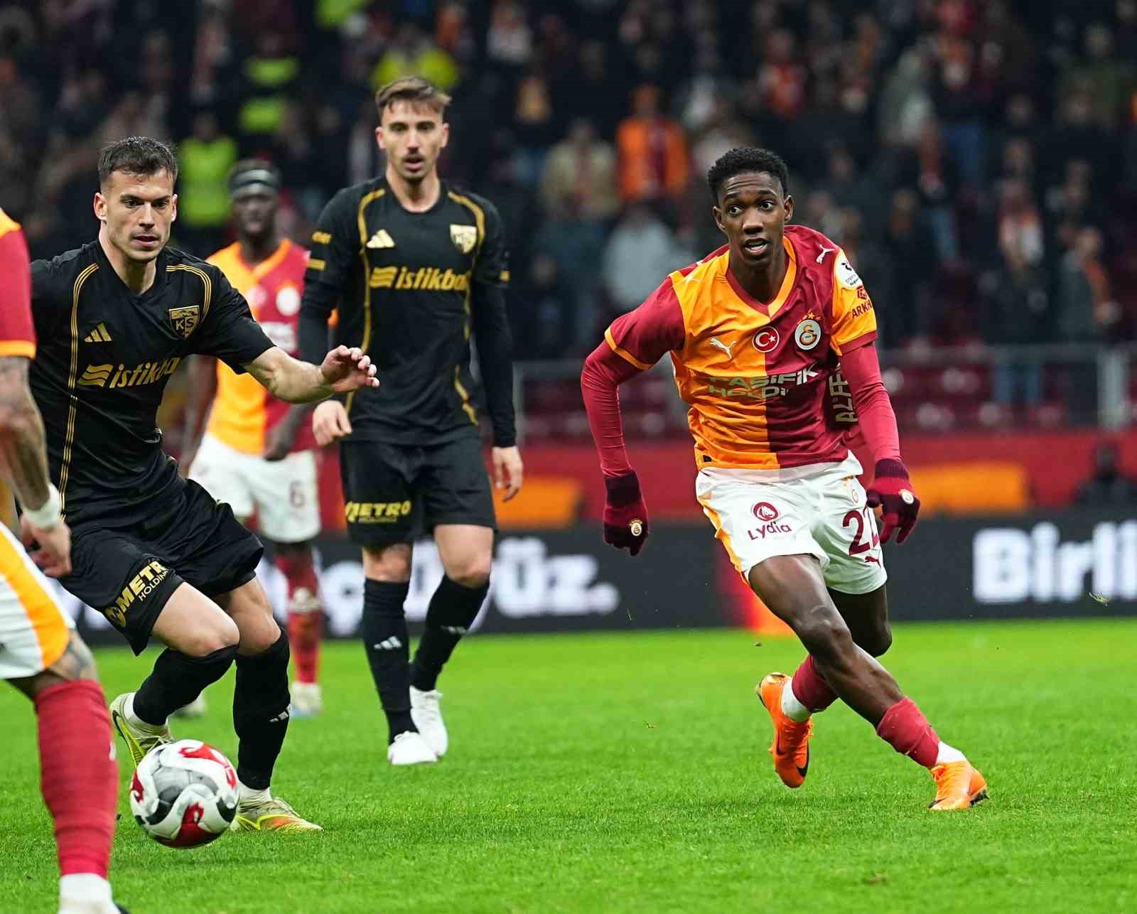 Yaser Asprilla ilk maçına çıktı
