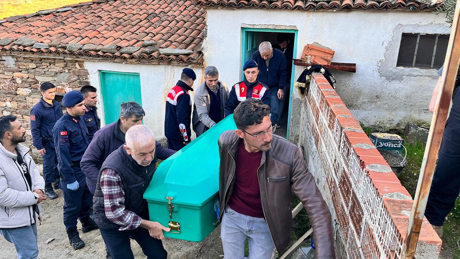 Yaşlı adam hayatına son verdi
