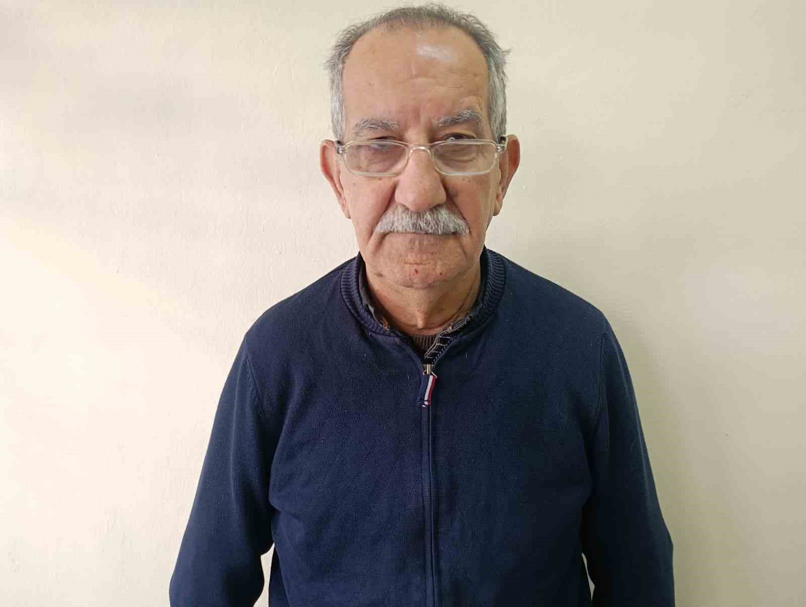 Yaşlı babasına sert çıkan şahıs, yanlış anlaşılınca darp edildi
Yaşlı babasına sert çıkan şahıs, yanlış anlaşılınca darp edildi