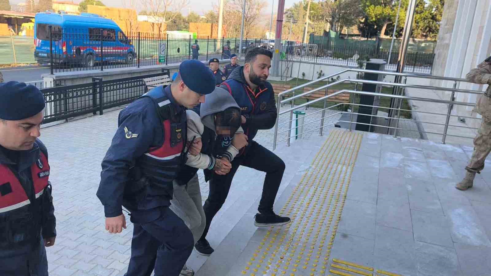 Yaşlı çiftin ölümüyle ilgili 4 kişi tutuklandı
