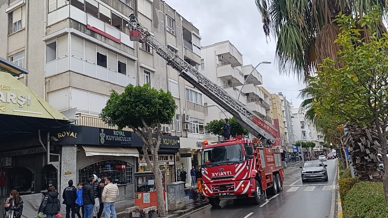 Yaşlı kadının ocakta unuttuğu makarna itfaiyeyi alarma geçirdi

