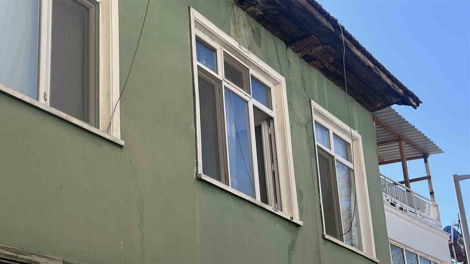 Yaşlı kadının ölümü açık kalan pencereyle ortaya çıktı
