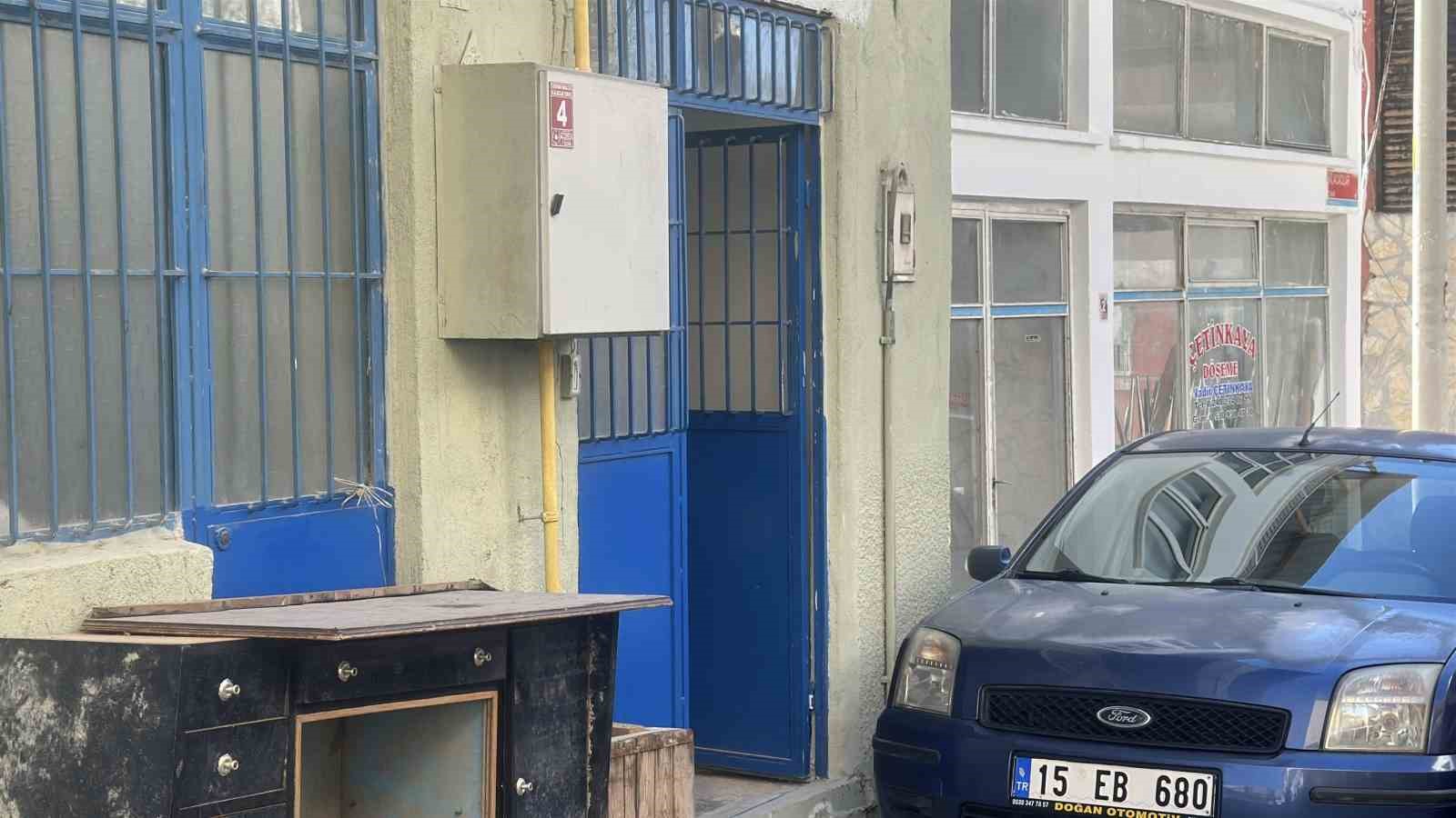 Yaşlı kadının ölümü açık kalan pencereyle ortaya çıktı
