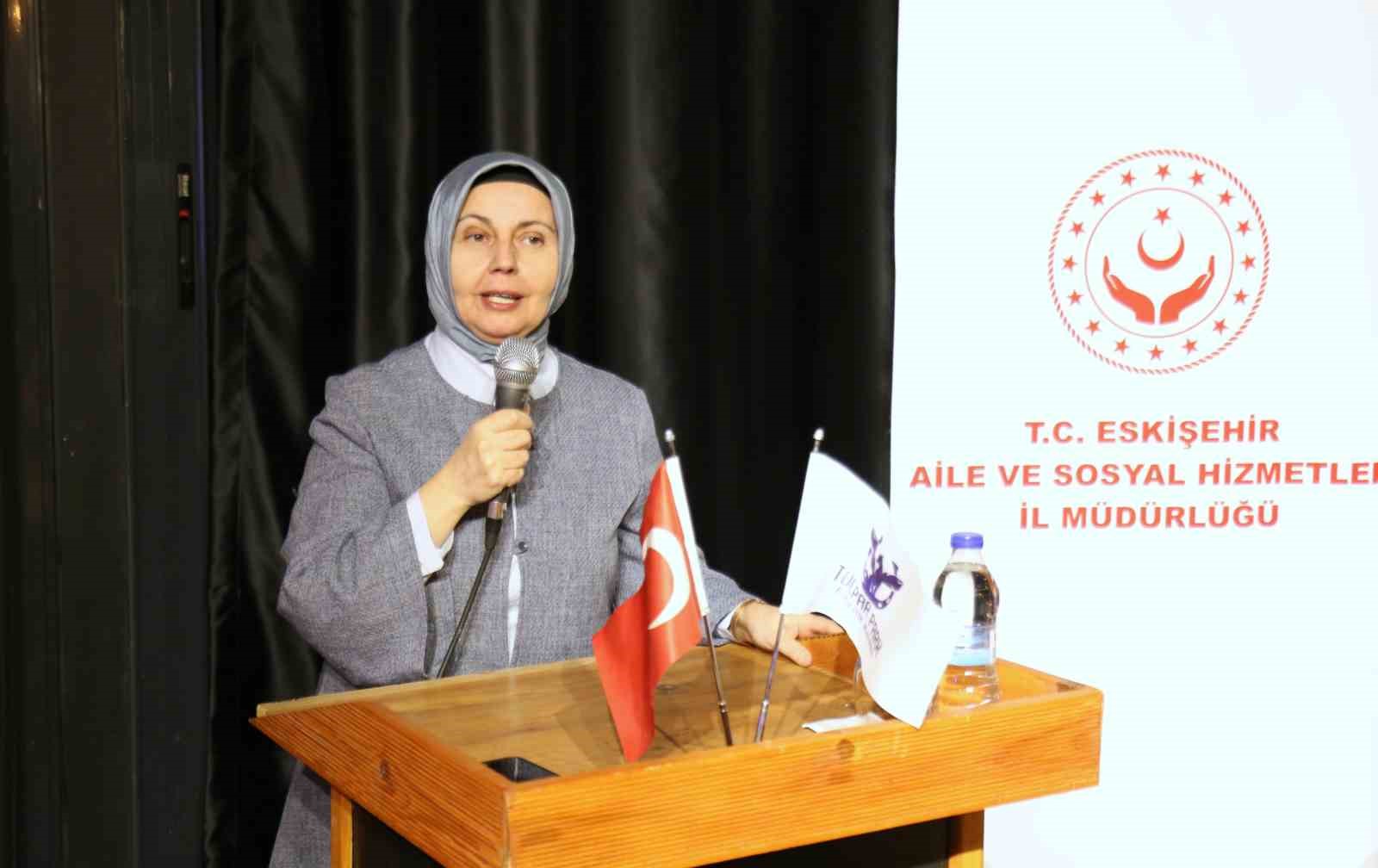 Yaşlılar, engelliler ve devlet korumasında yetişen gençler iftarda bir araya geldi
Yaşlılar, engelliler ve devlet korumasında yetişen gençler iftarda bir araya geldi