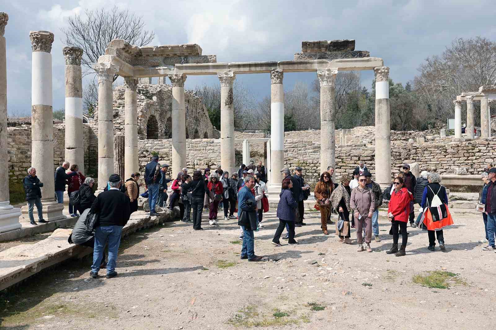 Yaşlılar Haftası Muğla’da keyifli bir geziyle kutlandı
