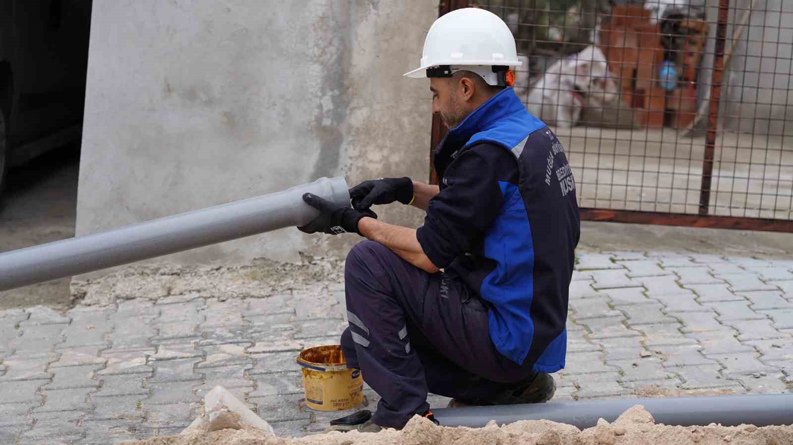 Yatağan Dere Mahallesi’nde içme suyu hatları yenileniyor
