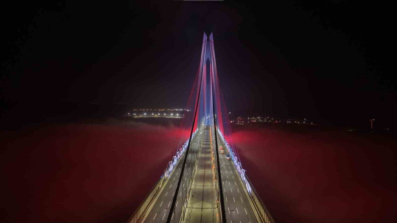 Yavuz Sultan Selim Köprüsü’nde sis manzarası mest etti
