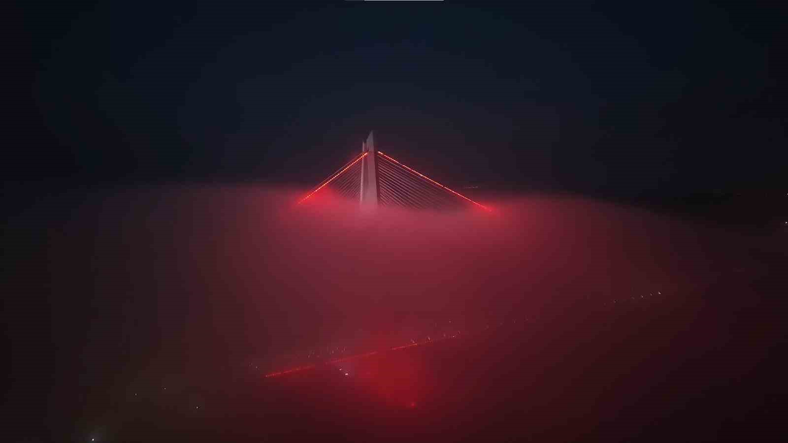 Yavuz Sultan Selim Köprüsü’nde sis manzarası mest etti
