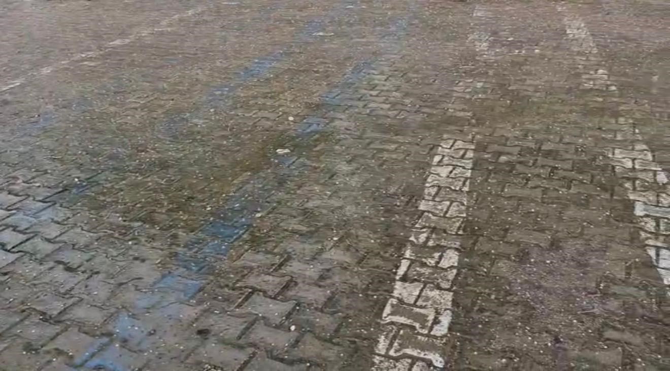 Yavuzeli’nde nohut büyüklüğünde dolu yağdı
