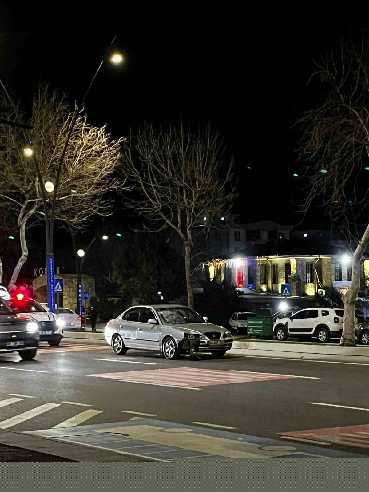 Yaya geçidinde otomobilin çarptığı yaşlı adam hayat mücadelesi veriyor
Yaya geçidinde otomobilin çarptığı yaşlı adam hayat mücadelesi veriyor