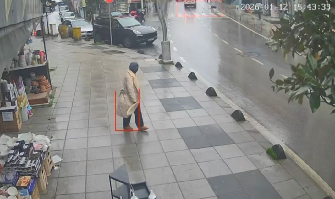 Yaya geçidindeki kazada 12 gündür yaşam mücadelesi veren kadın hayatını kaybetti
