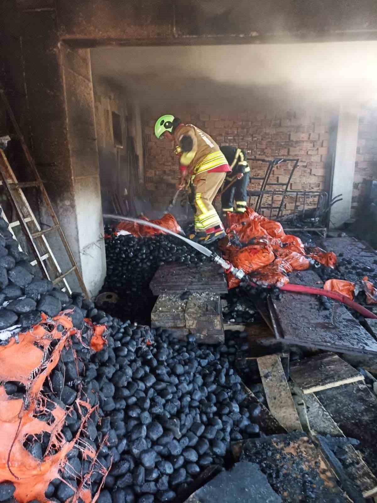 Yayladağı’nda müstakile evden alevler yükseldi
