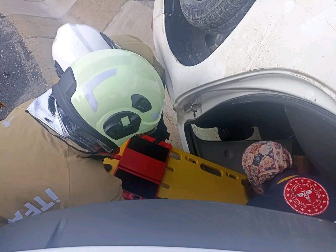 Yayladağı’nda takla atan otomobilin sürücüsü yaralandı
