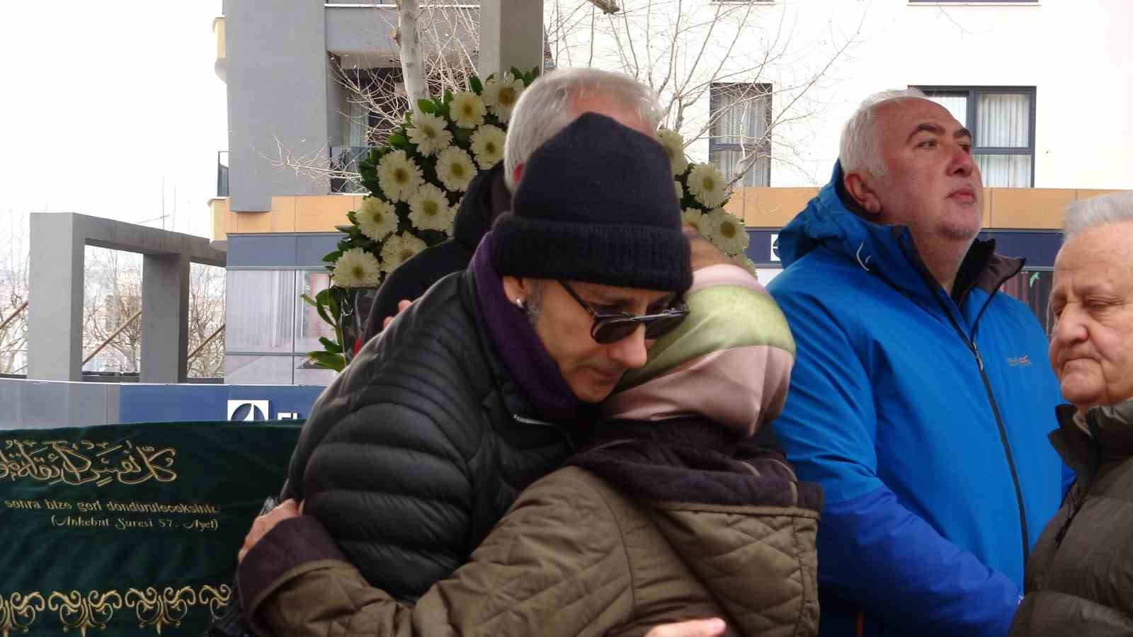 Yazar Ahmet Turan Alkan Bursa’da toprağa verildi
