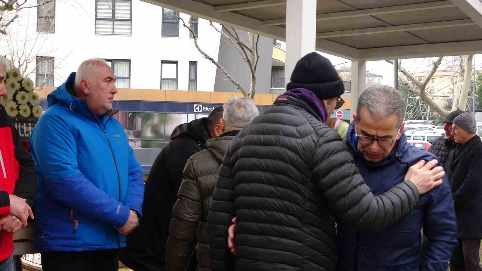 Yazar Ahmet Turan Alkan Bursa’da toprağa verildi
