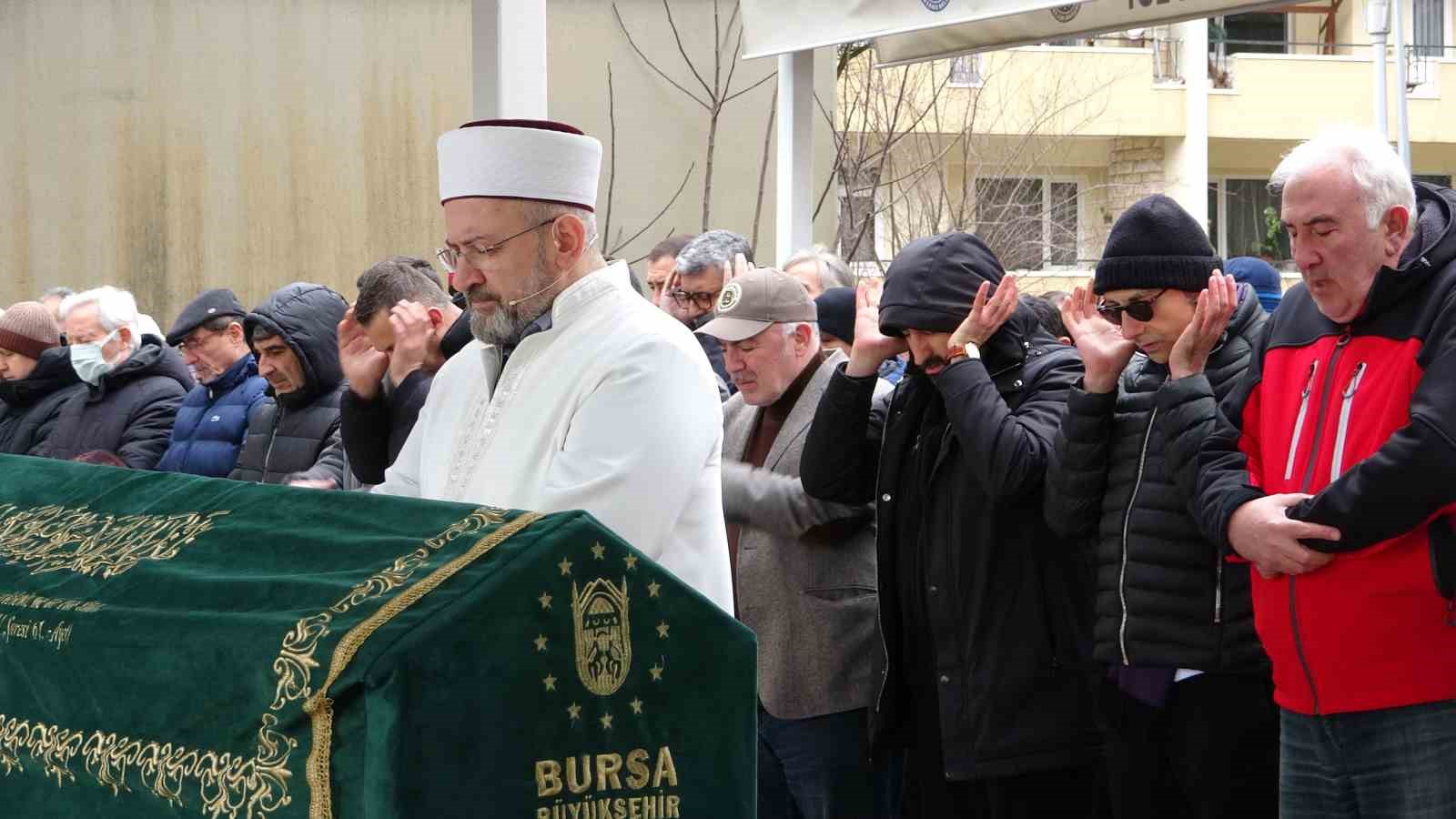 Yazar Ahmet Turan Alkan Bursa’da toprağa verildi
