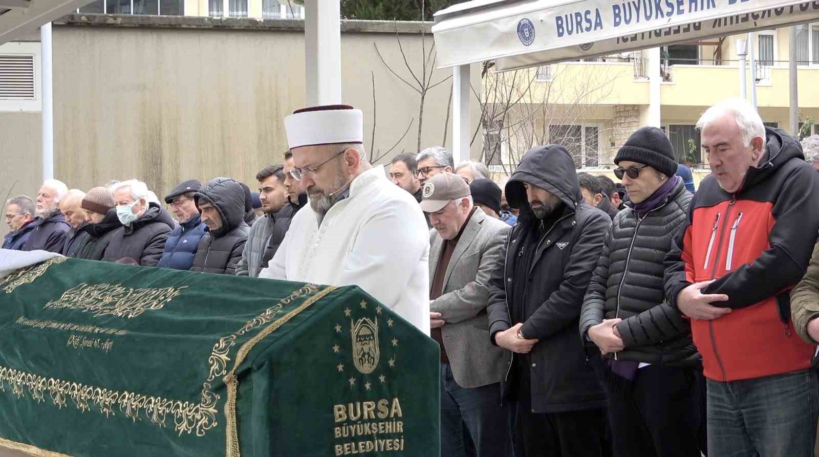 Yazar Ahmet Turan Alkan Bursa’da toprağa verildi
