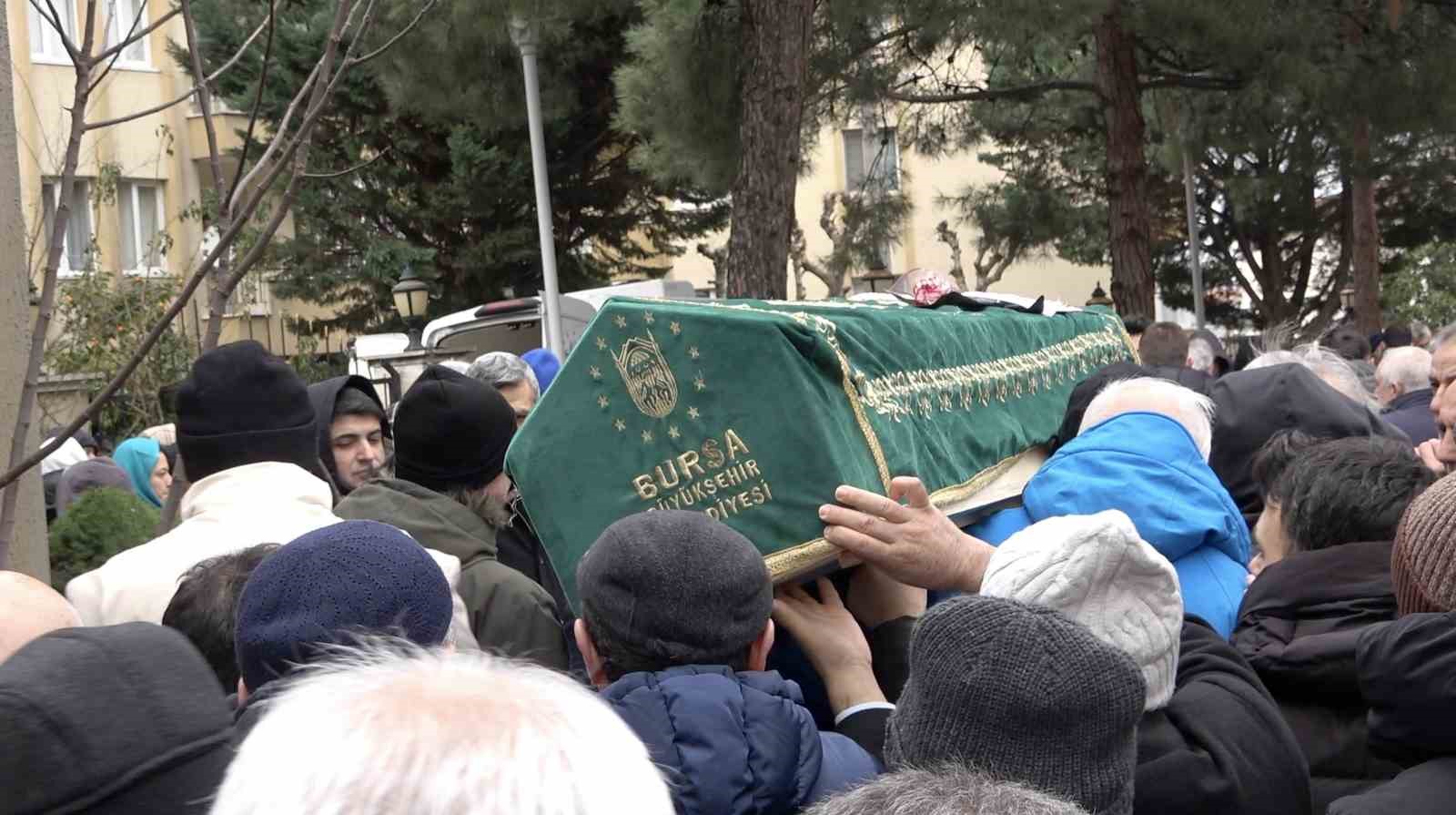 Yazar Ahmet Turan Alkan Bursa’da toprağa verildi
