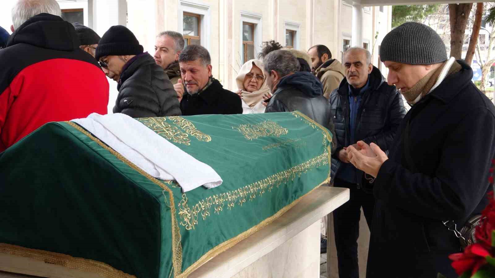 Yazar Ahmet Turan Alkan Bursa’da toprağa verildi
