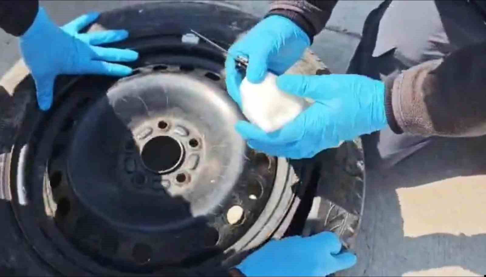 Yedek lastikten uyuşturucu çıktı
