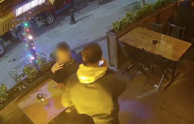 Yediler içtiler hesabı ödemeye gelince kaçtılar
Yediler içtiler hesabı ödemeye gelince kaçtılar