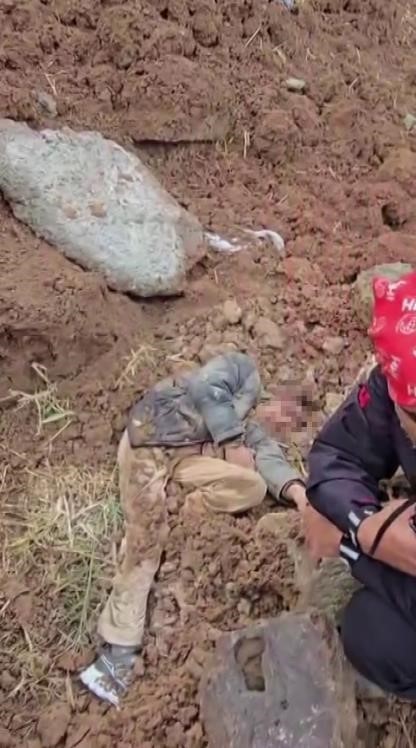 Yeğenini diri diri toprağa gömerek ölüme terk eden dayı, arama kurtarma çalışmalarına katılmış
