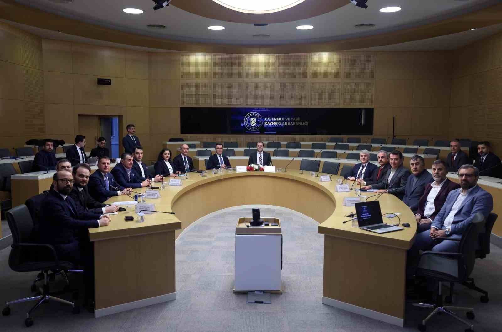 YEKA GES-2025 yarışmalarının sözleşmeleri imzalandı
