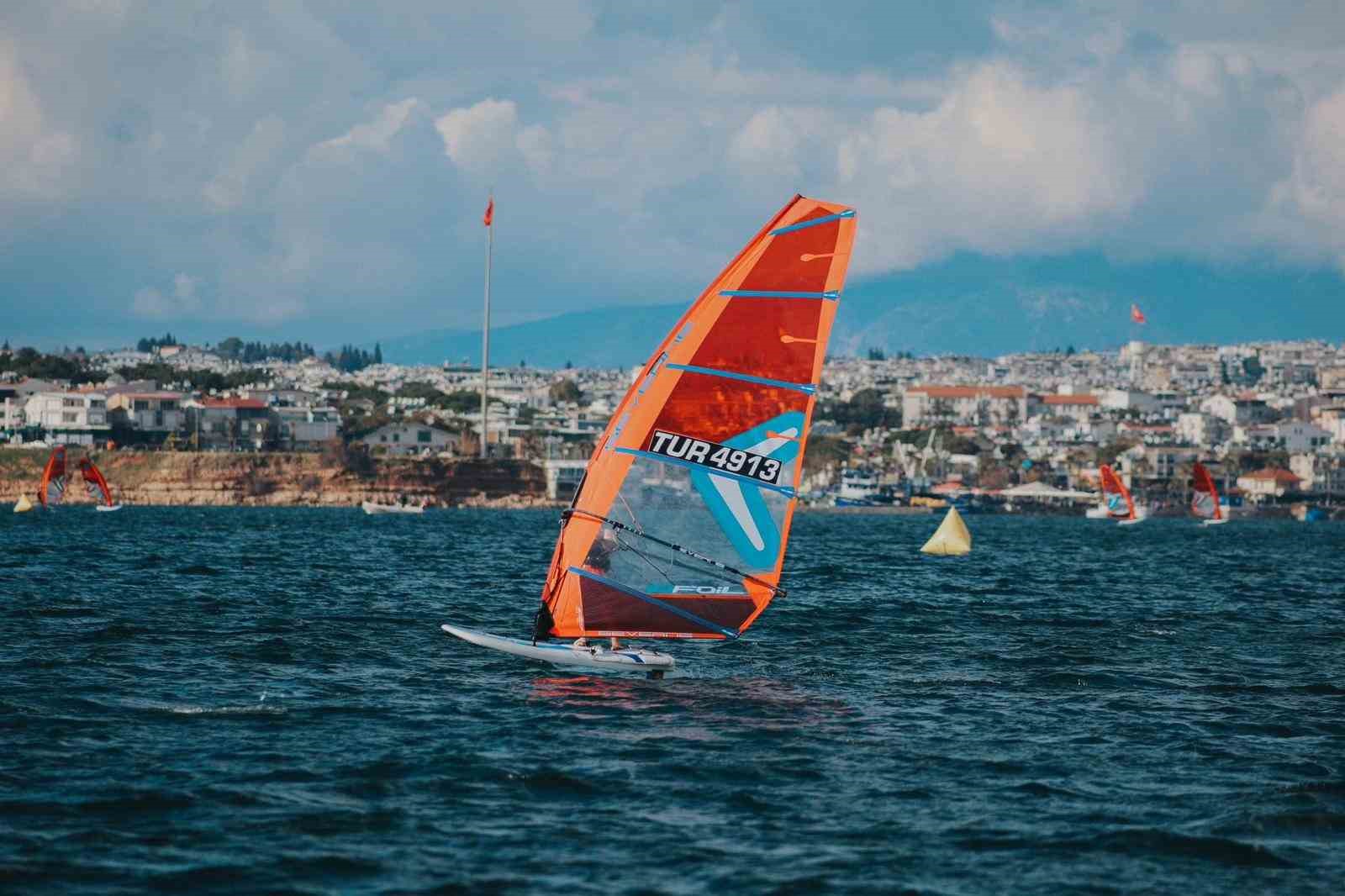 Yelken Şampiyonası, Didim Belediyesi’nin ev sahipliğinde başladı
