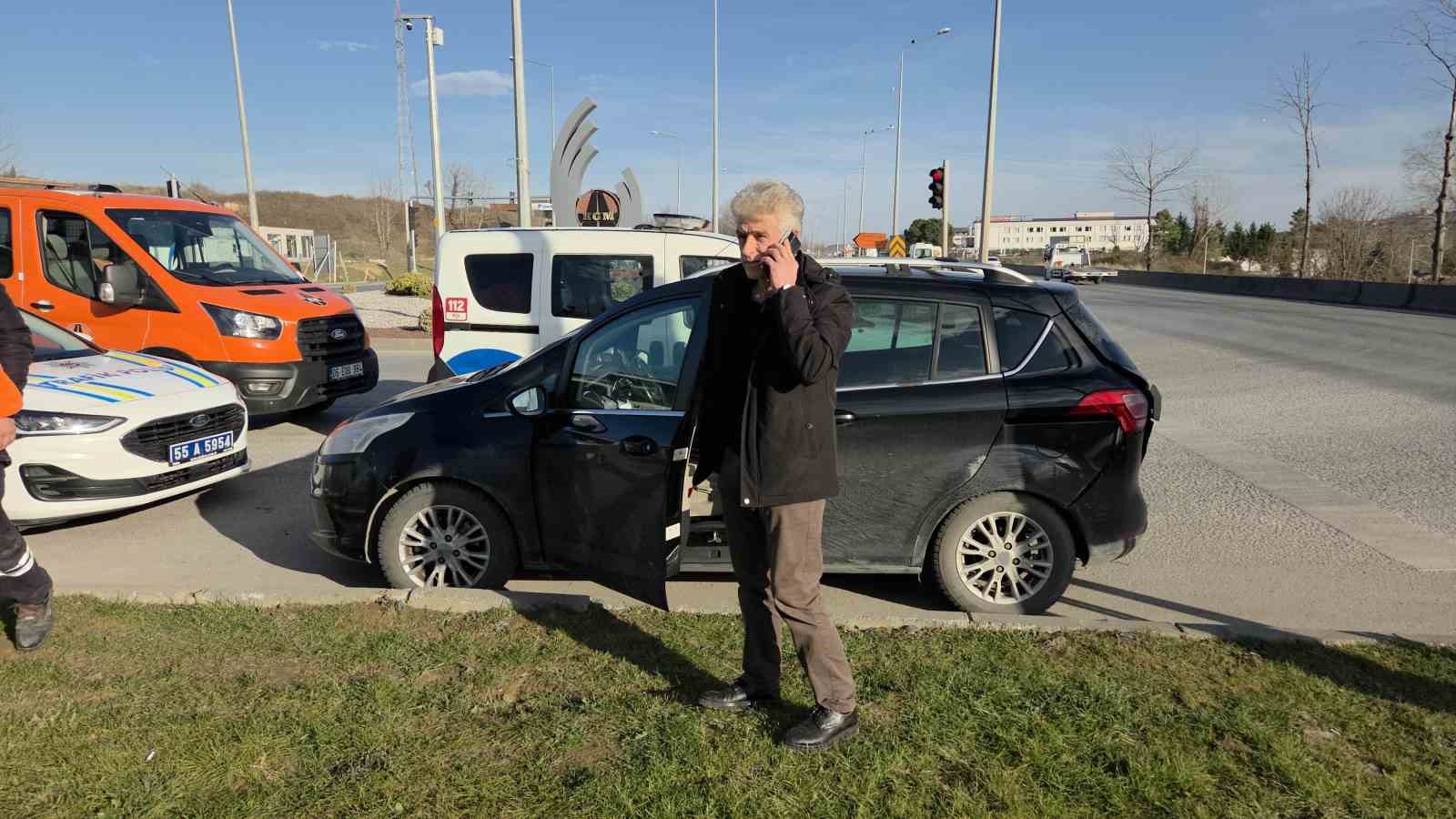 Yeni aldığı aracıyla kaza yaptı: 2 yaralı
Yeni aldığı aracıyla kaza yaptı: 2 yaralı