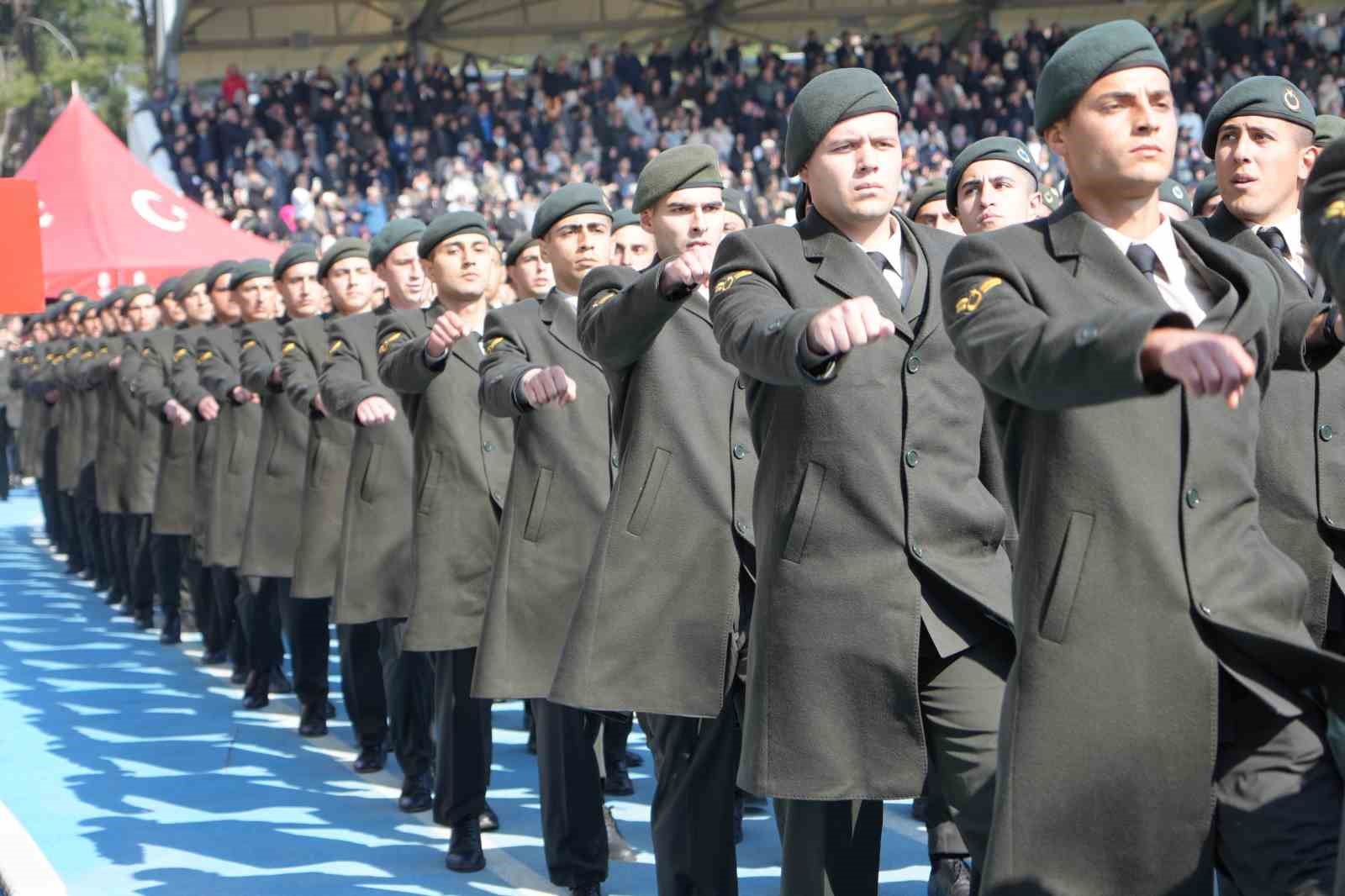 Yeni astsubaylar mezun oldu
