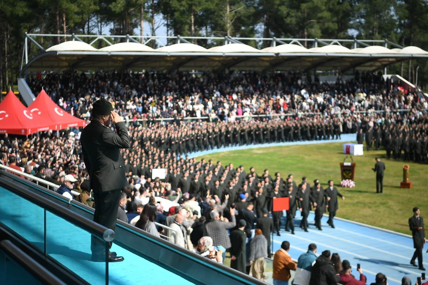 Yeni astsubaylar mezun oldu
