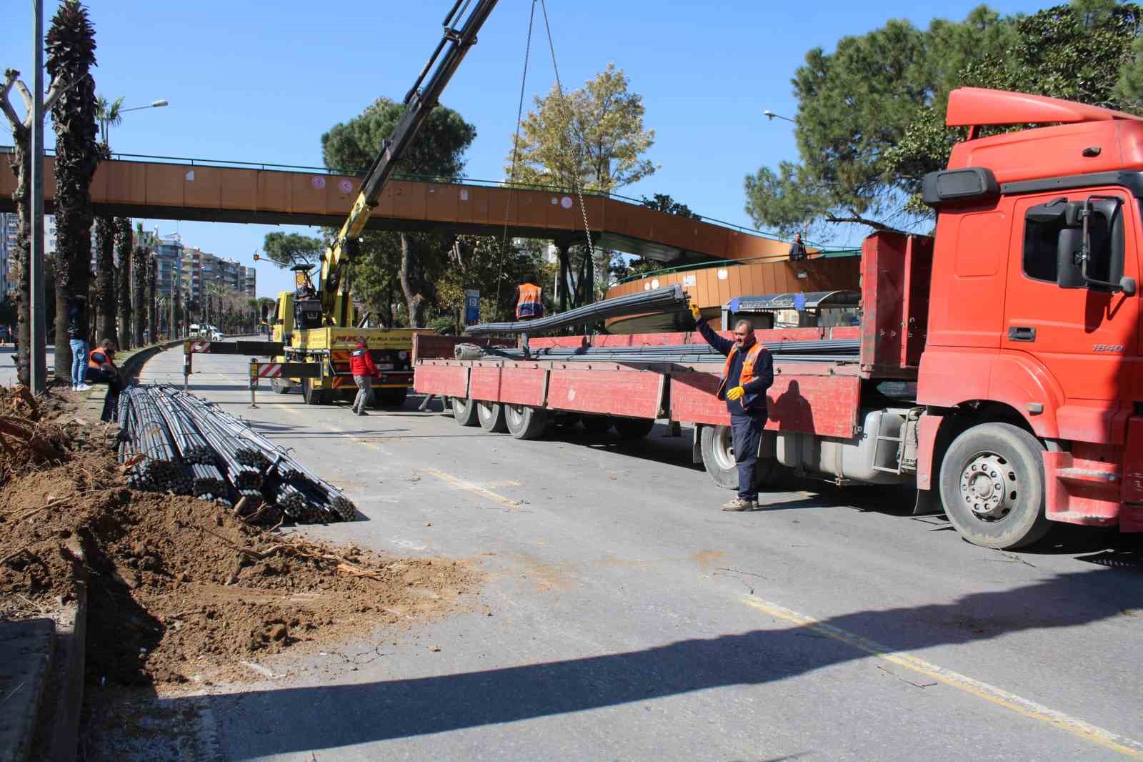 Yeni Dörtyol Köprülü Kavşağı Projesi’nde çalışmalar başladı
Yeni Dörtyol Köprülü Kavşağı Projesi’nde çalışmalar başladı