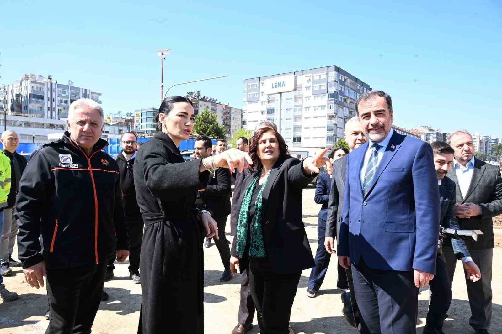 Yeni Dörtyol Köprülü Kavşağı’nda çalışmalar devam ediyor
