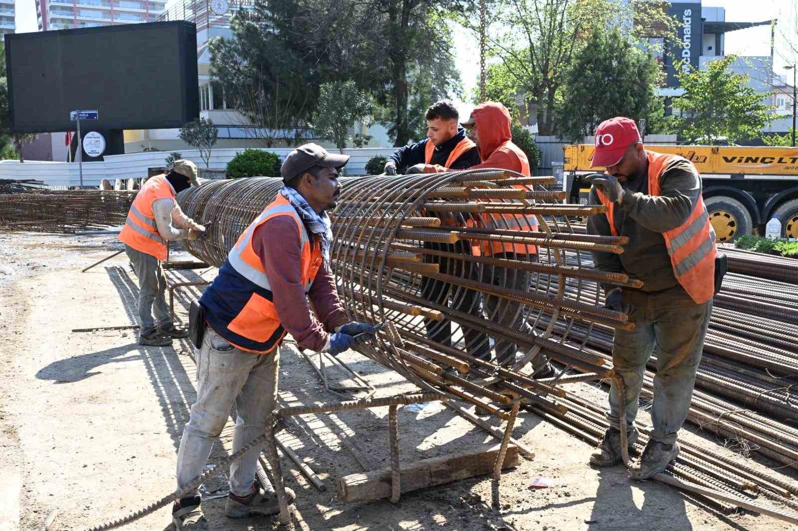 Yeni Dörtyol Köprülü Kavşağı’nda çalışmalar devam ediyor
