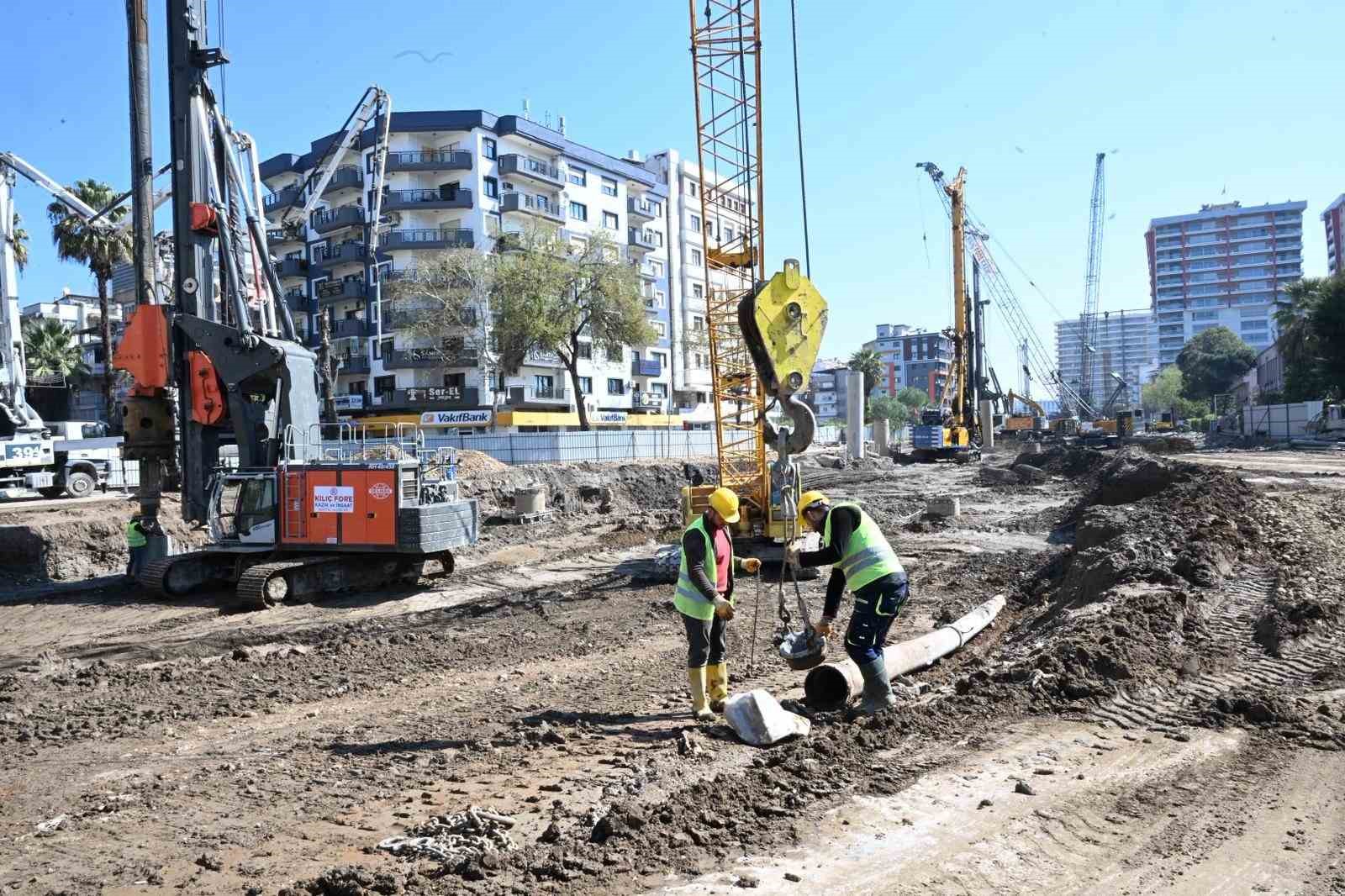 Yeni Dörtyol Köprülü Kavşağı’nda çalışmalar devam ediyor
