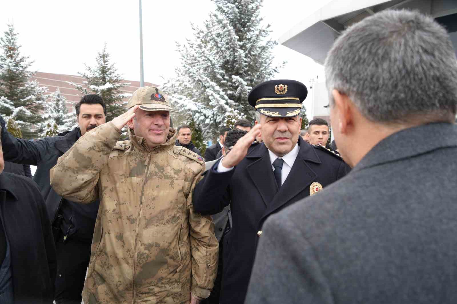 Yeni İçişleri Bakanı Mustafa Çiftçi Erzurum’a veda etti

