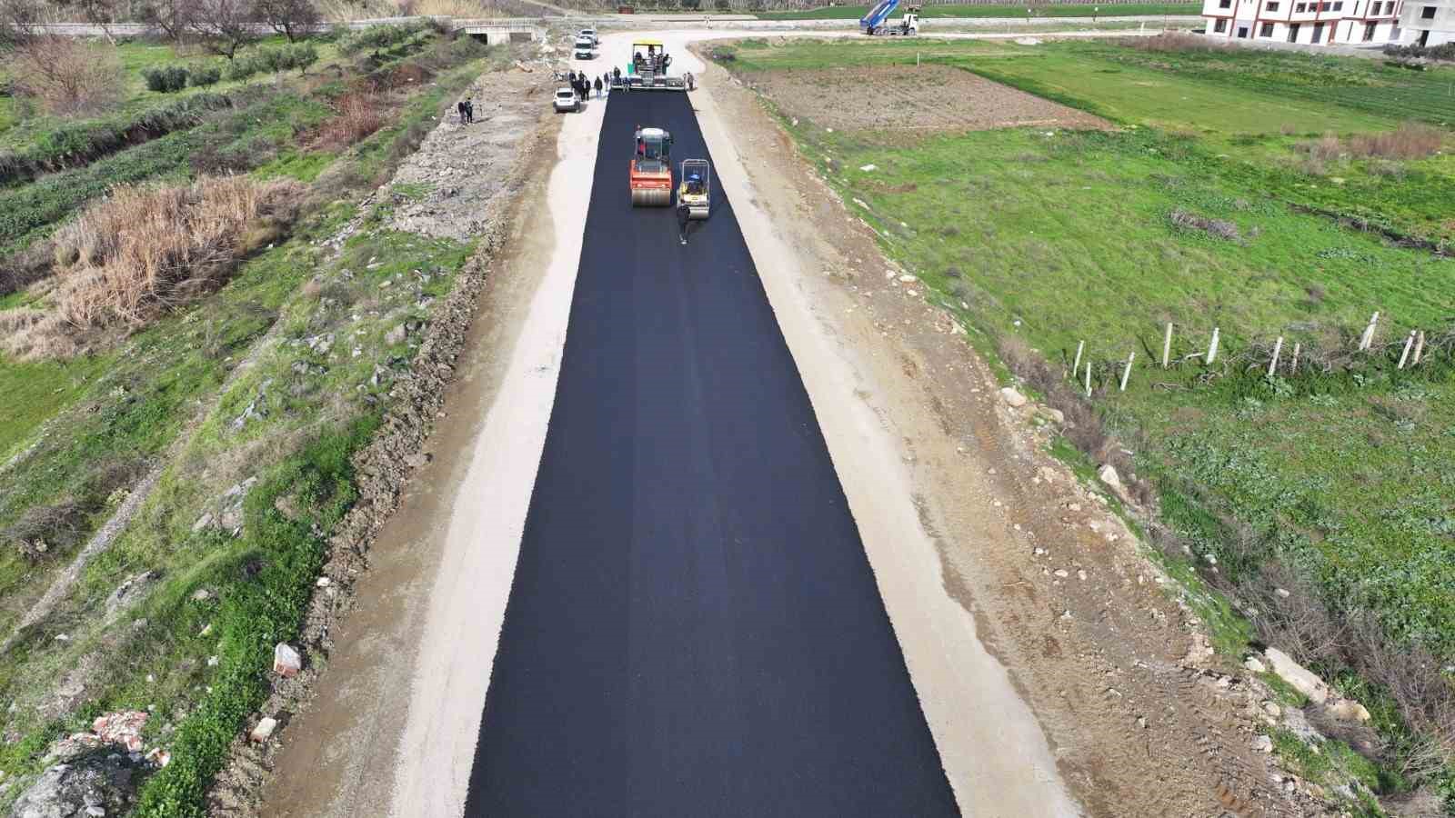 Yeni tesisin ilk asfaltı Hacıbektaşlı’nın yollarıyla buluştu
