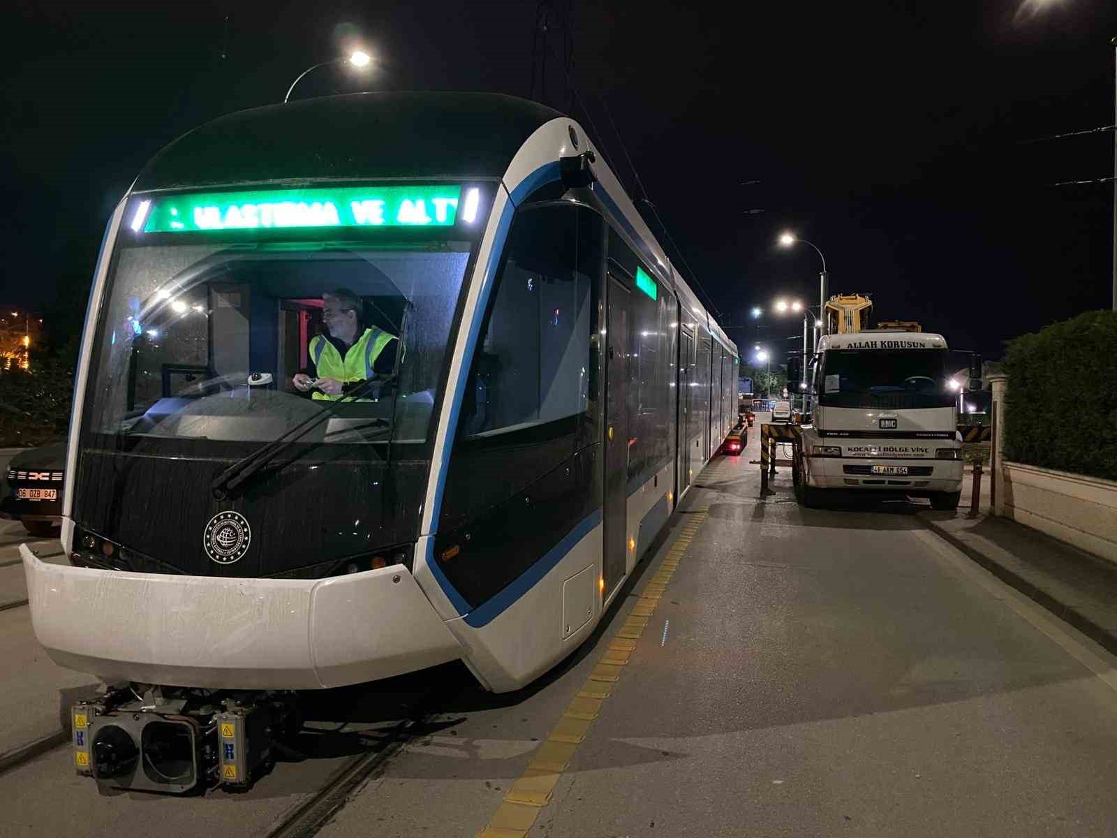 Yeni tramvayların sonuncusu raylara indirildi
Yeni tramvayların sonuncusu raylara indirildi