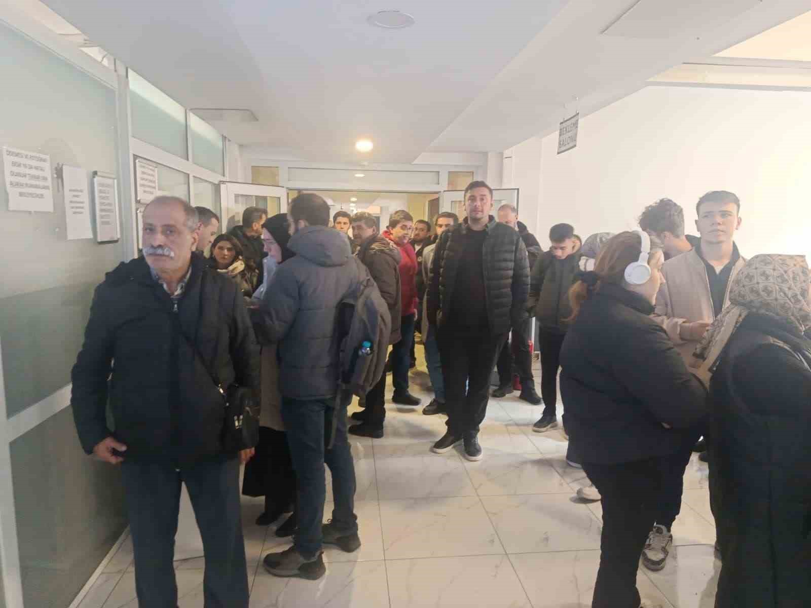 Yeni yıla günler kala nüfus müdürlüklerinde yoğunluk yaşanıyor
