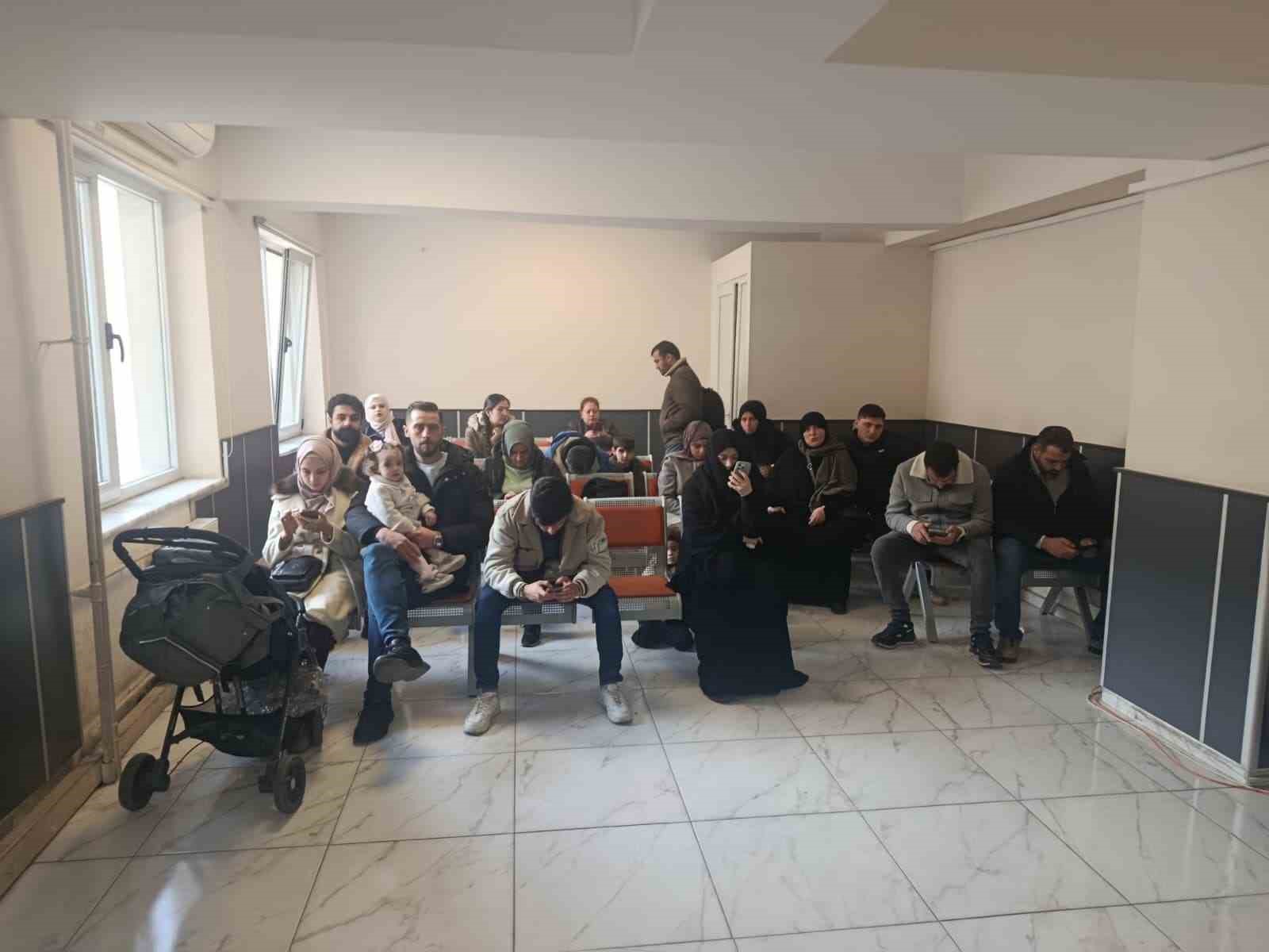 Yeni yıla günler kala nüfus müdürlüklerinde yoğunluk yaşanıyor
