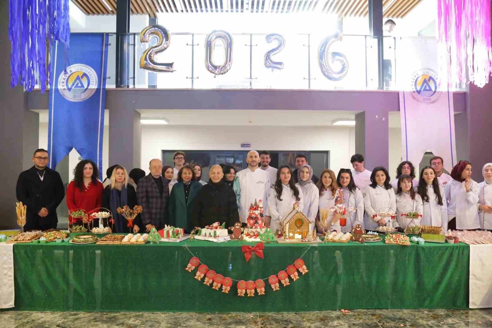 Yeni yıla horon ve kolbastı oynayarak girdiler
