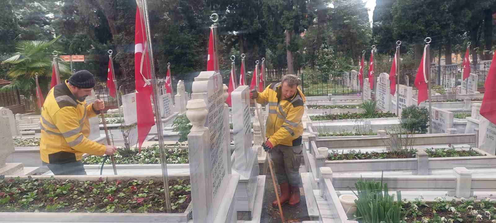 Yeni yılın ilk gününde şehit kardeşini yalnız bırakmadı
