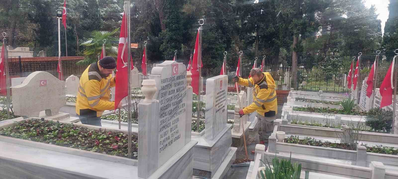 Yeni yılın ilk gününde şehit kardeşini yalnız bırakmadı
