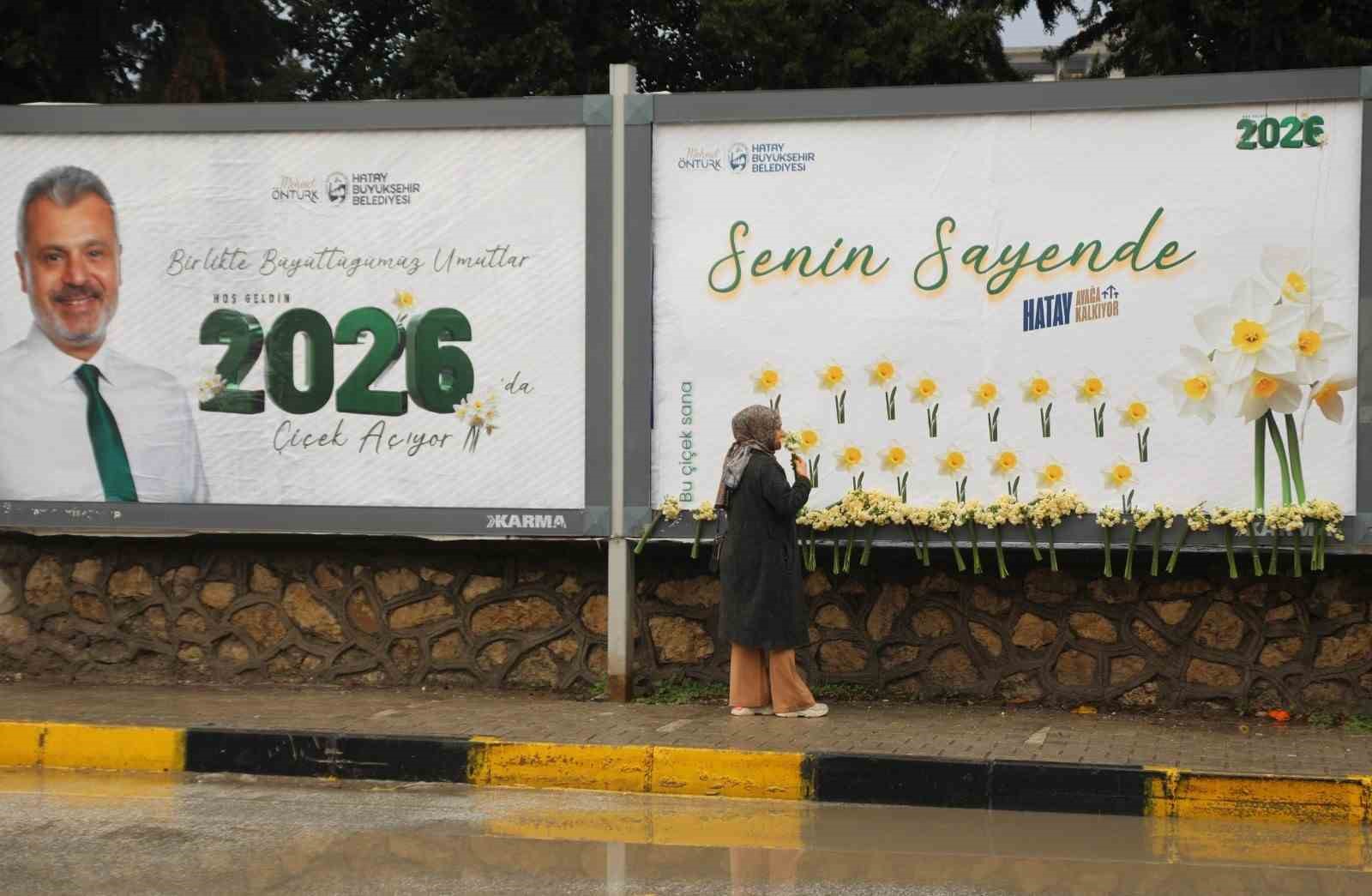 Yeni yılın ilk hediyesi vatandaşlara billboardlar üzerinde verildi
