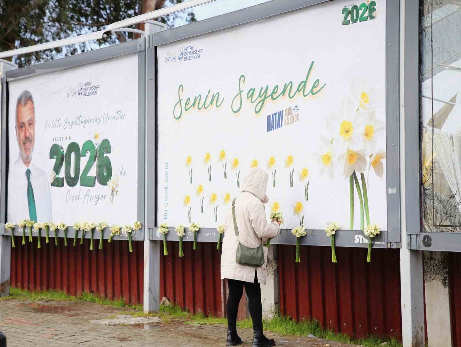 Yeni yılın ilk hediyesi vatandaşlara billboardlar üzerinde verildi
