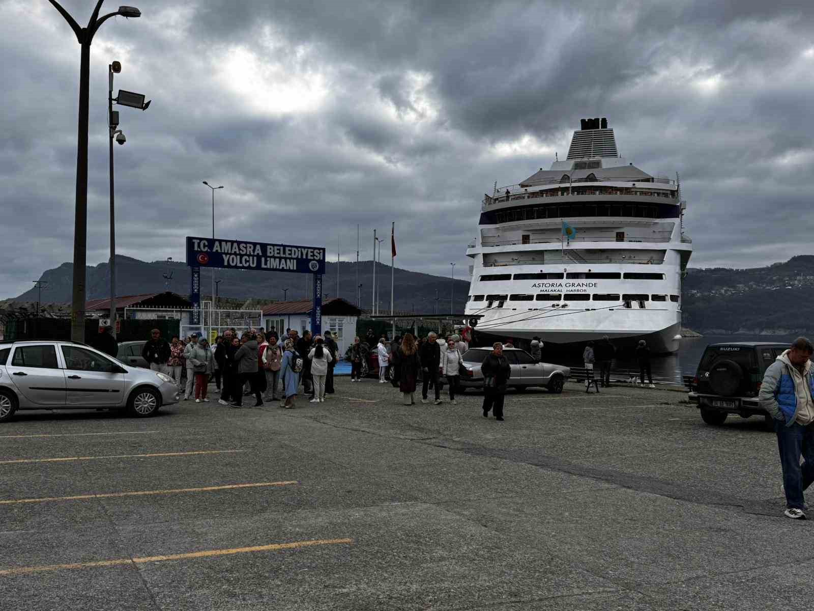 Yeni yılın ilk Rus turistleri Amasra’da
