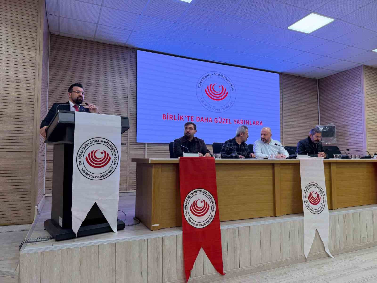 Yeni yönetmelik sonrası ilk bölge seçimini Erdoğan kazandı
Yeni yönetmelik sonrası ilk bölge seçimini Erdoğan kazandı